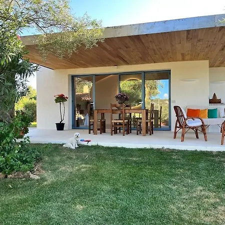 Casa de Férias Newly Renovated Traditional Sardinian Dwelling *