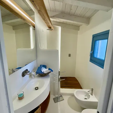 Newly Renovated Traditional Sardinian Dwelling 포르투로톤도