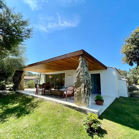 Newly Renovated Traditional Sardinian Dwelling 포르투로톤도