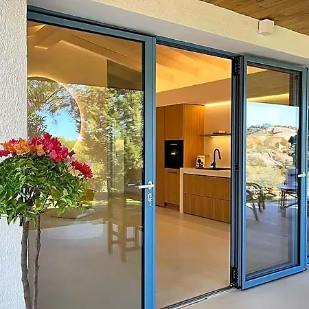 Newly Renovated Traditional Sardinian Dwelling Prázdninový dům Porto Rotondo