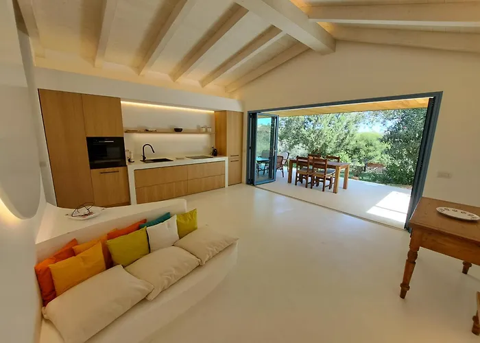 Newly Renovated Traditional Sardinian Dwelling Porto Rotondo